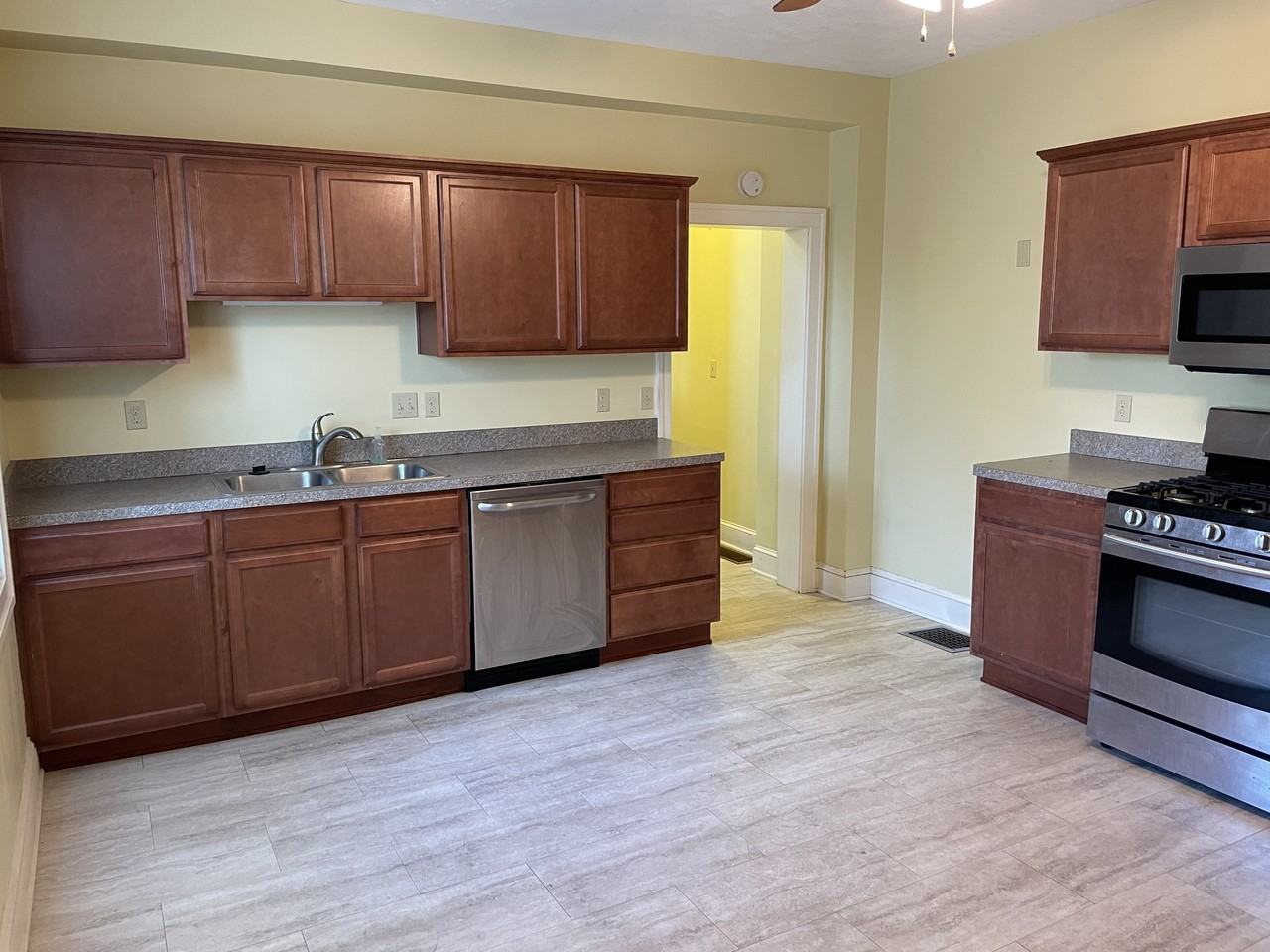 1382 Hall Ave #1382 - Photo 6 of 14