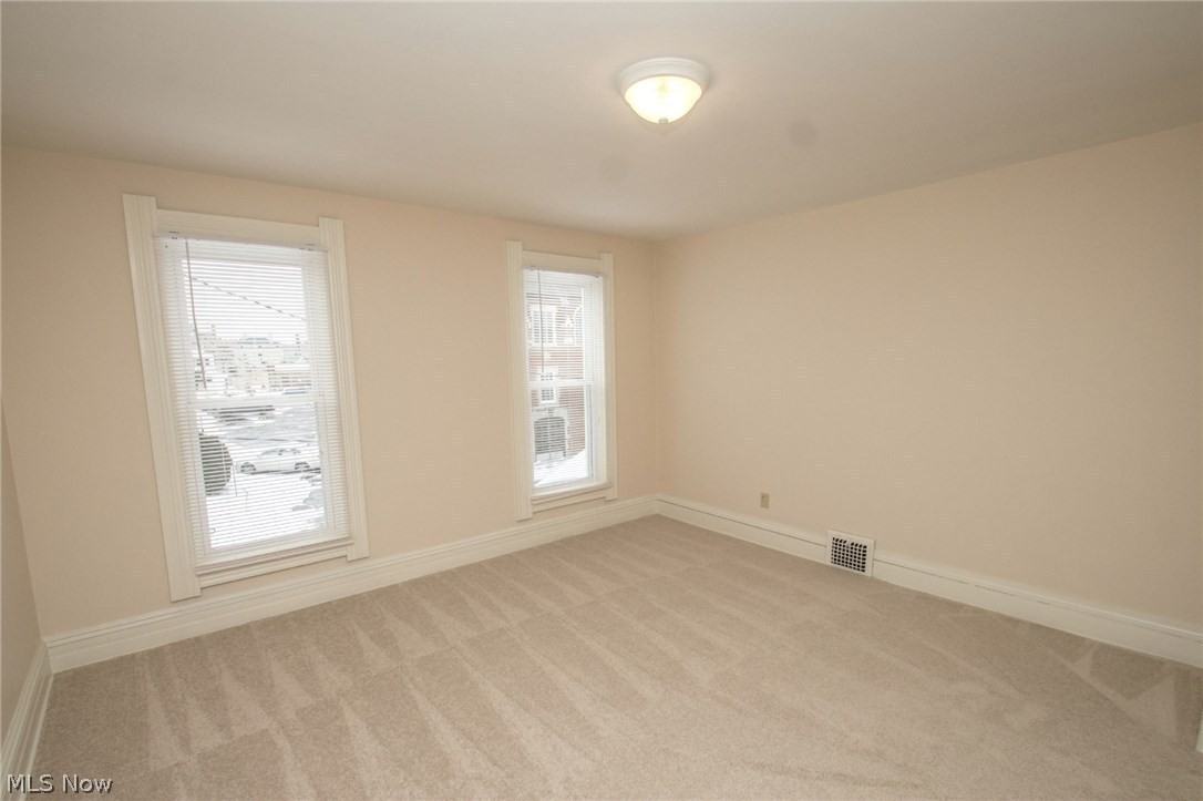 1382 Hall Ave #1382 - Photo 7 of 14