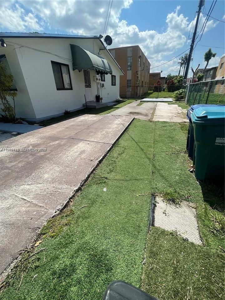 Sw 5th St - Photo 3 of 8