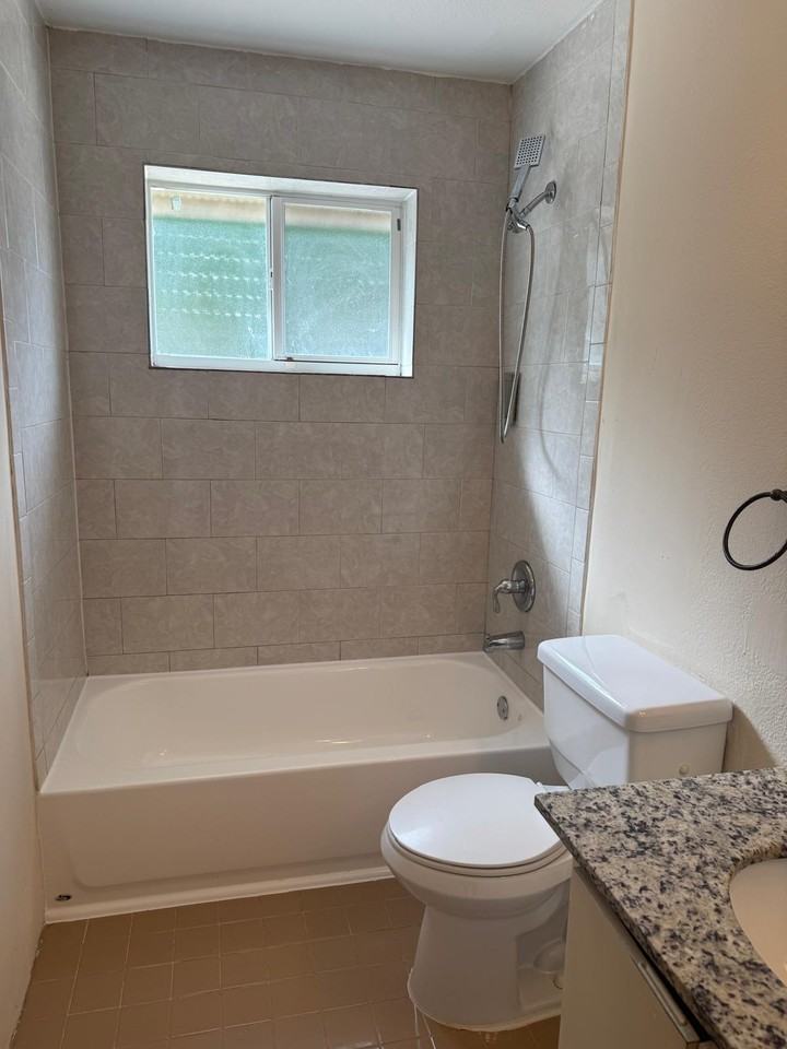 Sw 133rd Pl - Photo 4 of 8