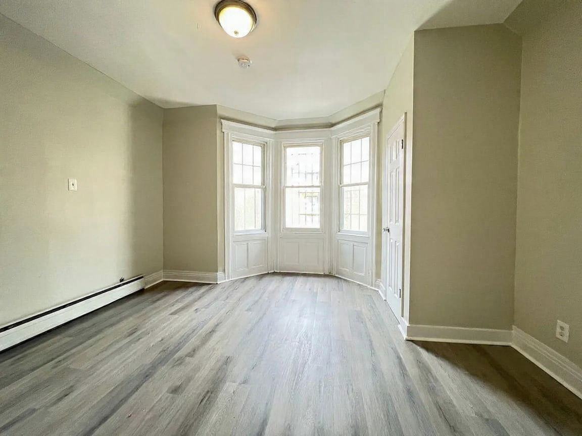 184 W Runyon St #2 - Photo 2 of 5