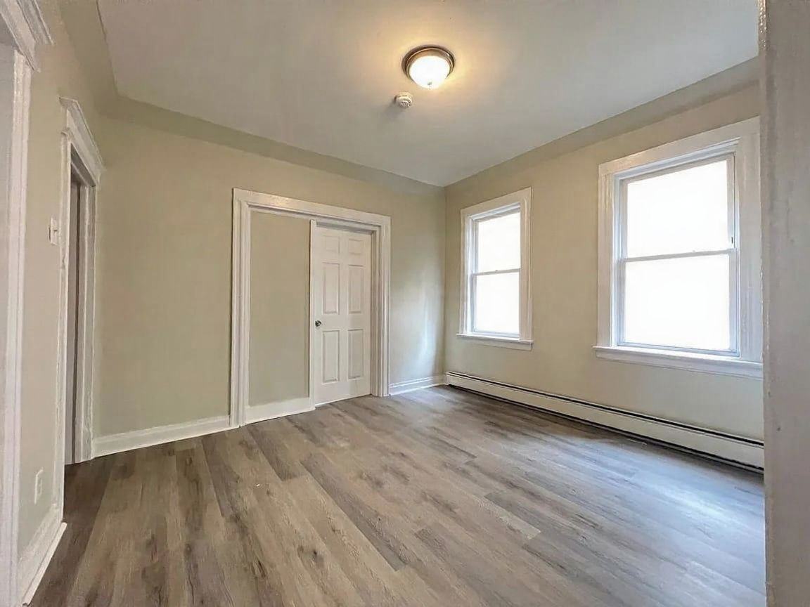 184 W Runyon St #2 - Photo 4 of 5