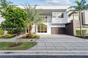 featured image of 7455 Nw 103rd Pl