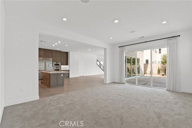 140 Ashpark - Photo 2 of 8