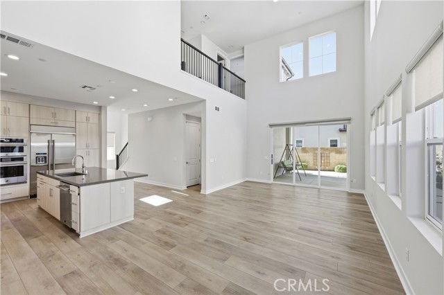 141 Holliston - Photo 3 of 8