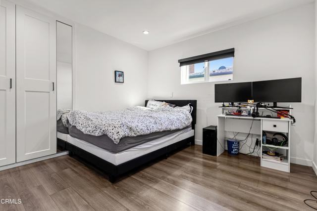 12827 Sylvan St - Photo 2 of 8