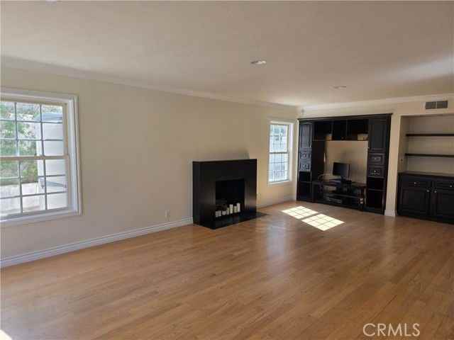 12304 Louise Ave - Photo 4 of 8