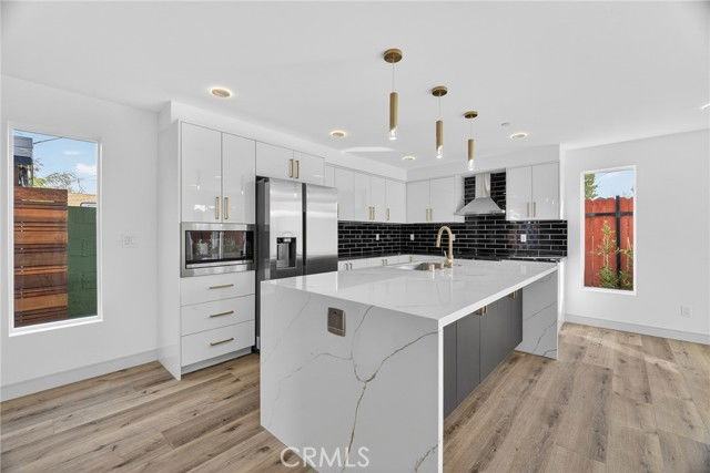 7332 1/2 Owensmouth Ave - Photo 7 of 8