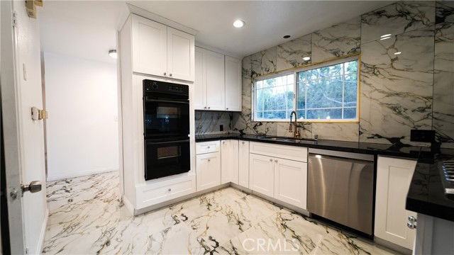 5604 Valley Circle Blvd - Photo 3 of 8