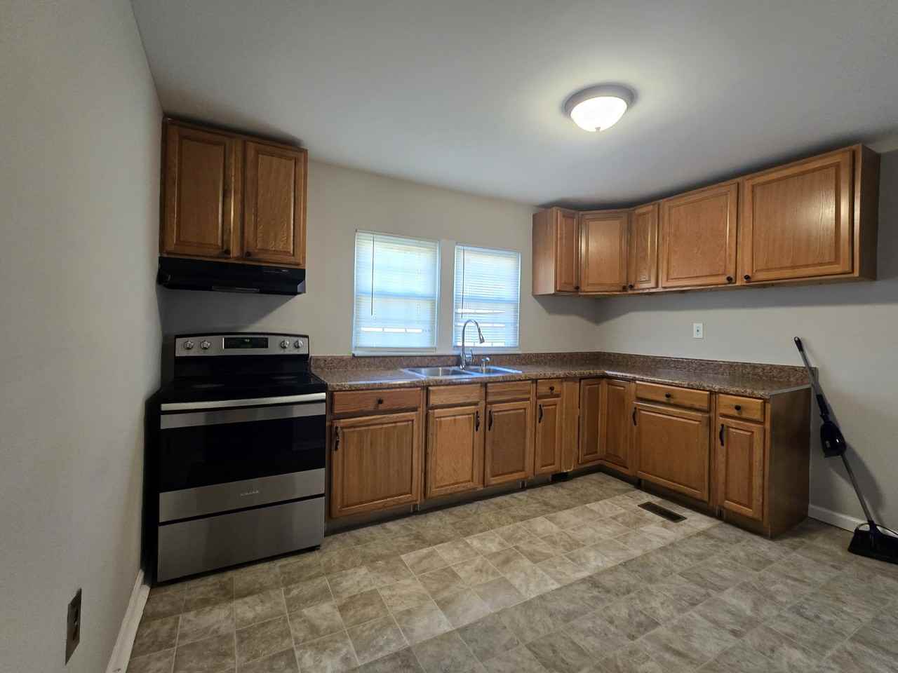 316 E Highland Dr #1 - Photo 5 of 9