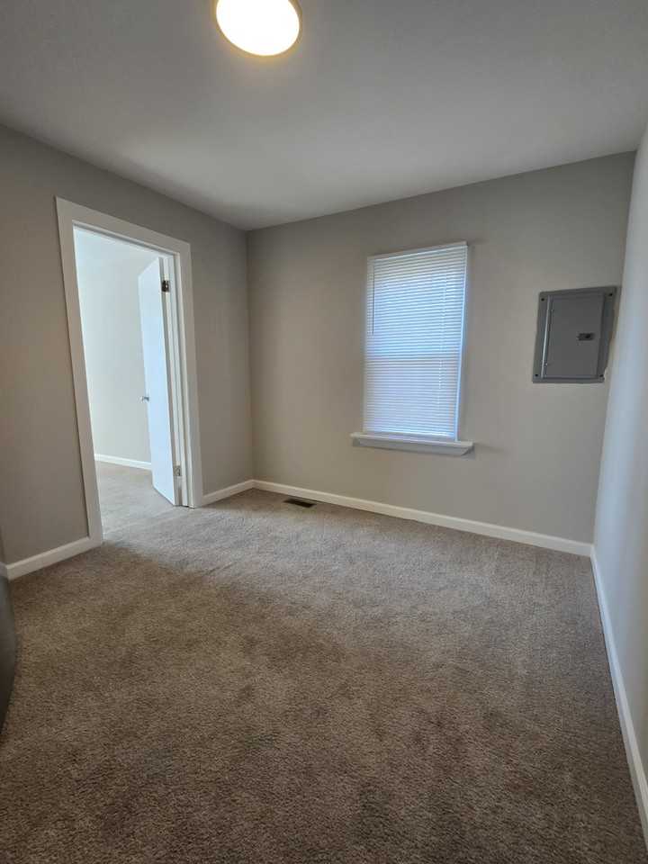 316 E Highland Dr #1 - Photo 7 of 9