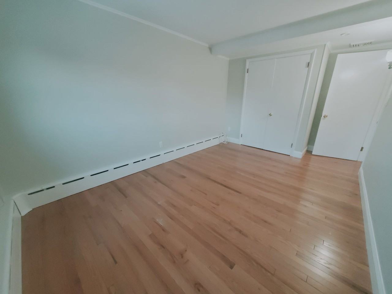 21 Lyon Ave #2 - Photo 4 of 8