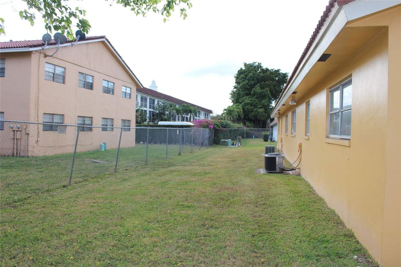 8600 Nw 35th St #3 - Photo 2 of 8