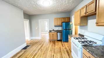 featured image of 31 Ridgeway St #1