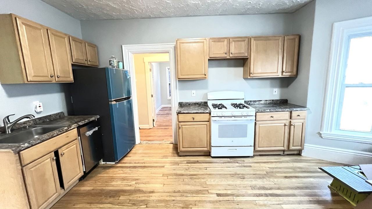 31 Ridgeway St #1 - Photo 2 of 8