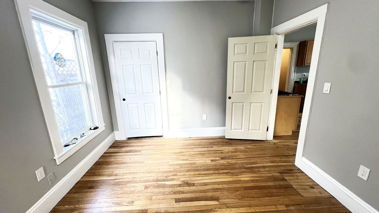 31 Ridgeway St #1 - Photo 6 of 8