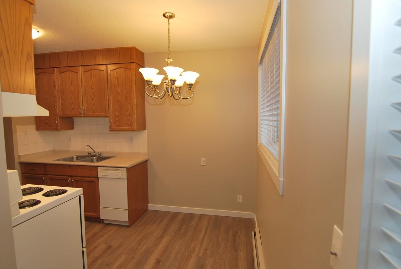 Royal Park Apartments - Photo 5 of 14