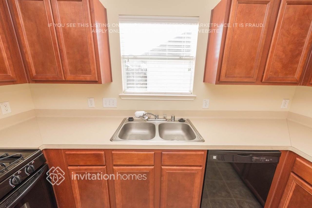 6333 Mountain Pines Ln - Photo 5 of 18