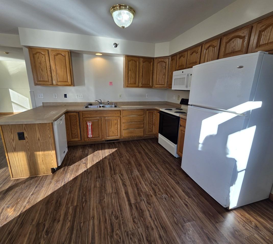 37 21st St #37 - Photo 2 of 24