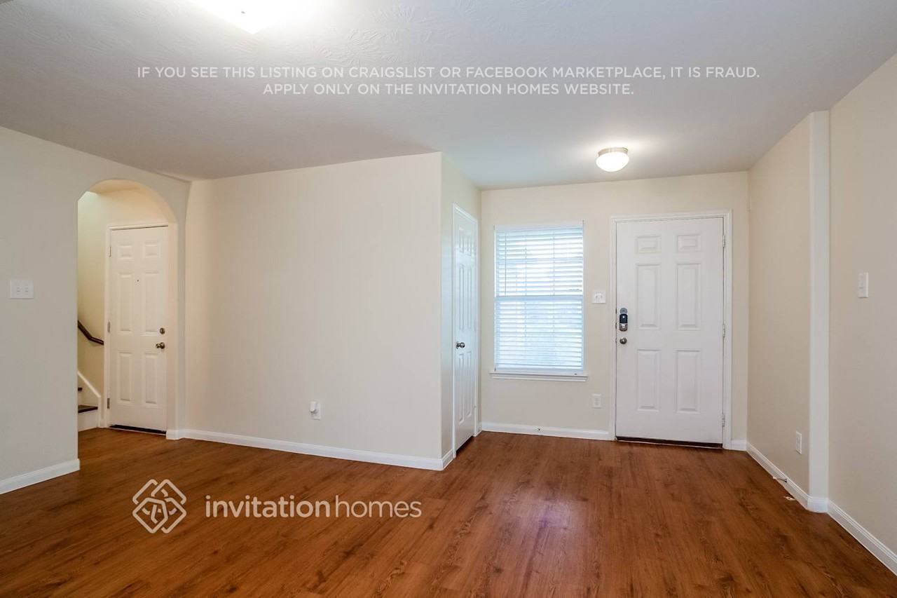 18715 Dennington Dr - Photo 2 of 17