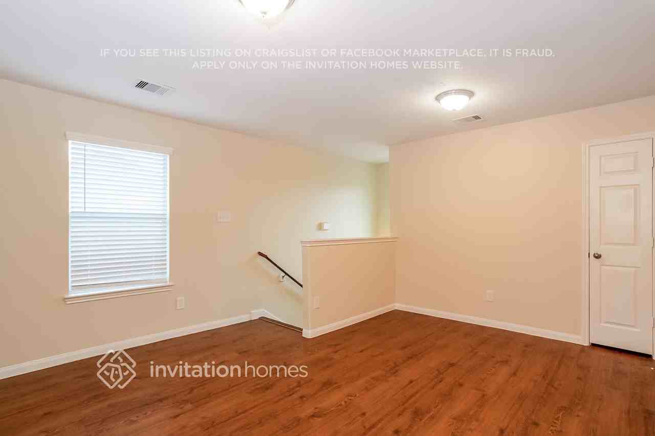 18715 Dennington Dr - Photo 5 of 17