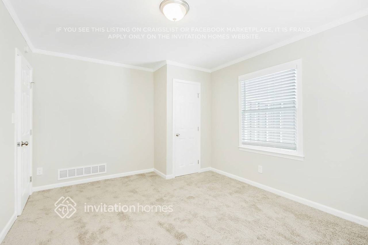 1427 Drayton Woods Dr - Photo 5 of 28