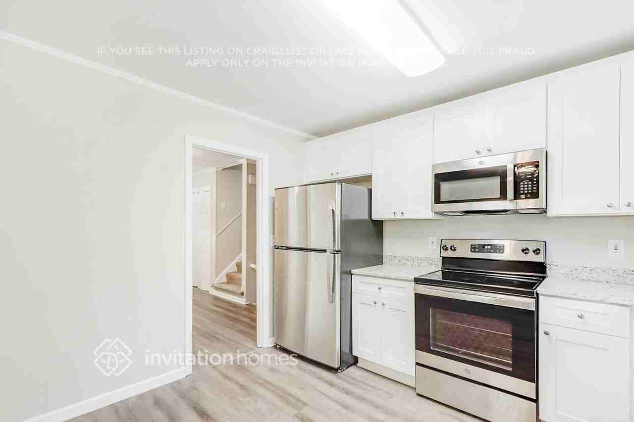 1427 Drayton Woods Dr - Photo 6 of 25