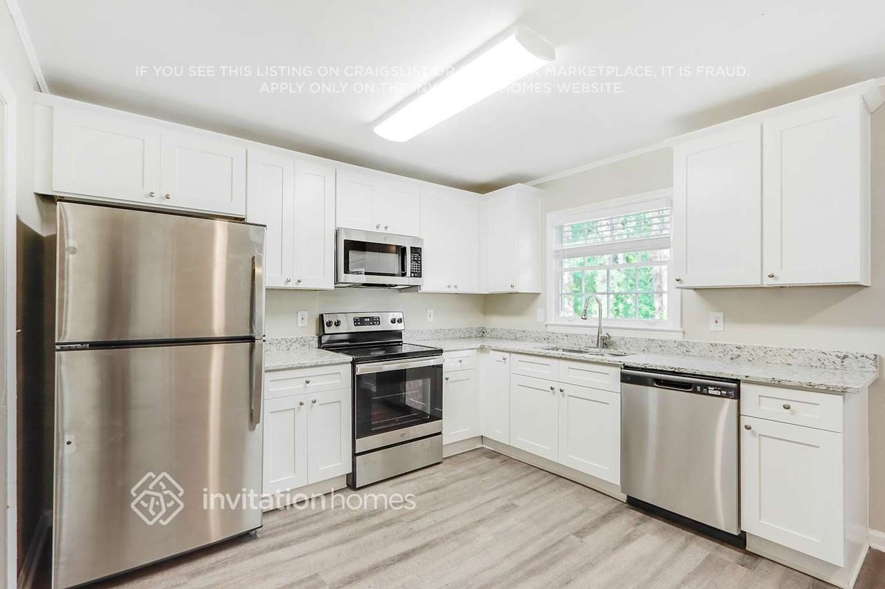 1427 Drayton Woods Dr - Photo 7 of 25