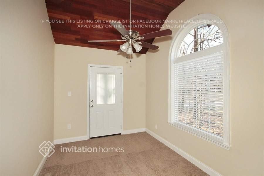 1276 Windsor Glen Dr - Photo 2 of 16