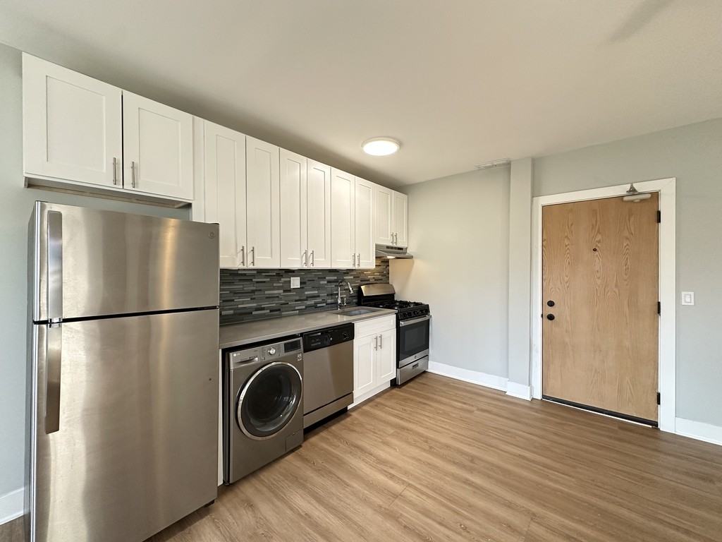 730 Judson Ave #04 - Photo 3 of 21