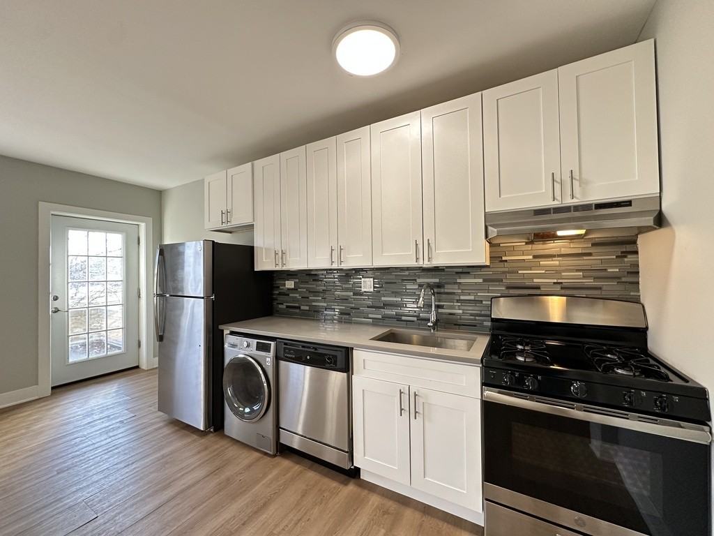 730 Judson Ave #04 - Photo 4 of 21