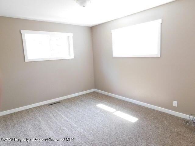 941 Pershing St - Photo 6 of 10