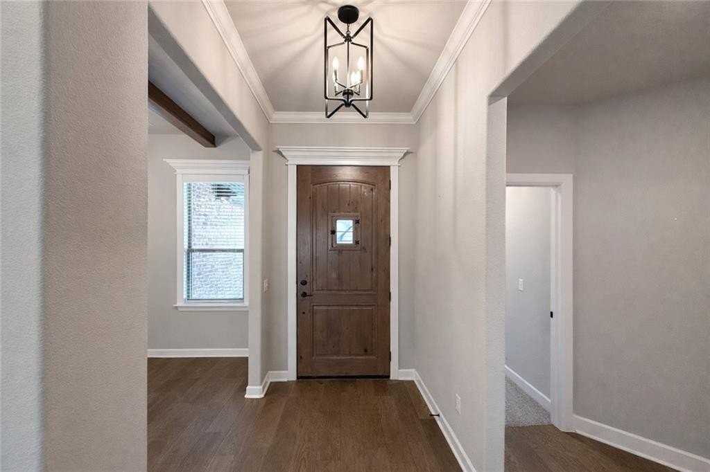 460 Casella St - Photo 2 of 7