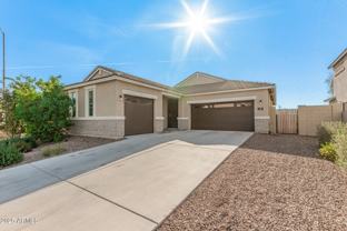 707 W Hartford Ave - Photo 1 of 1