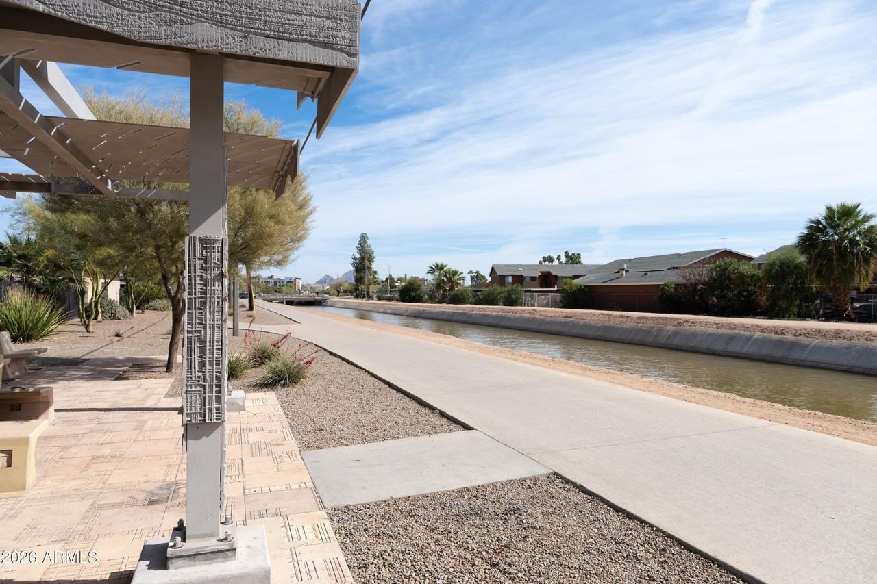 729 W Coolidge St Unit 104 #104 - Photo 7 of 27