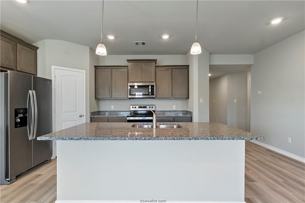 2119 Chief St - Photo 5 of 23