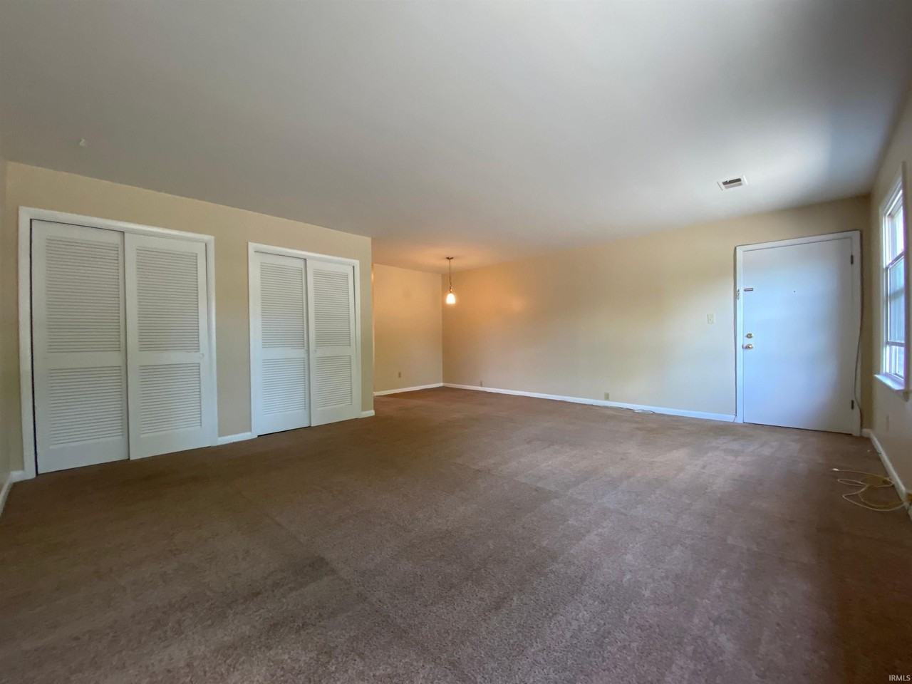 225 E Winslow Rd #2 - Photo 3 of 8