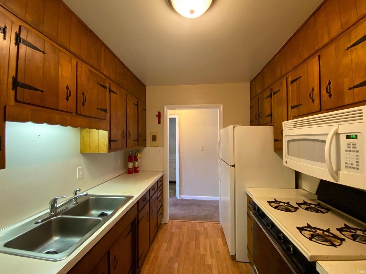 225 E Winslow Rd #2 - Photo 7 of 8