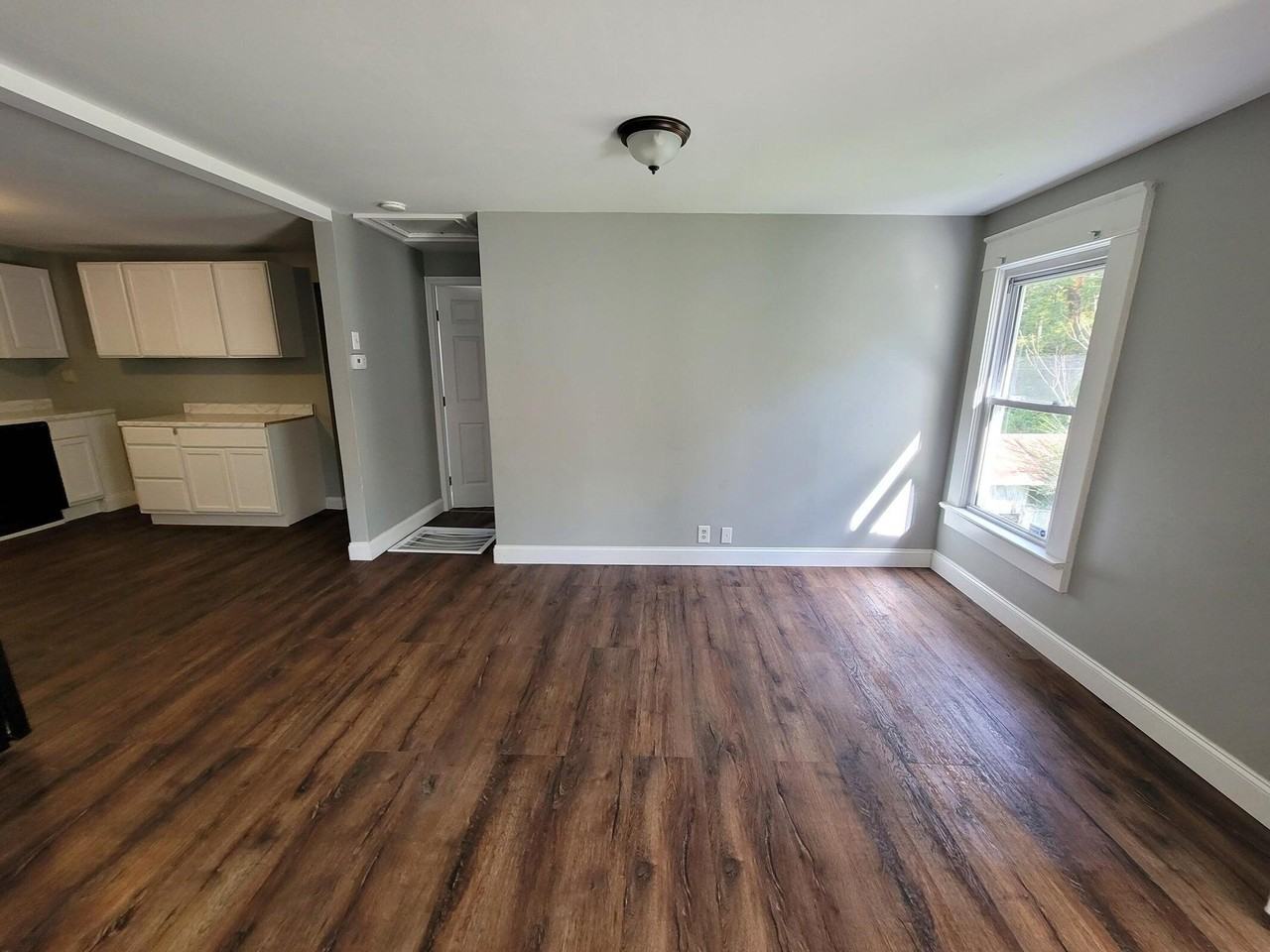 215 Glendale Dr - Photo 4 of 9