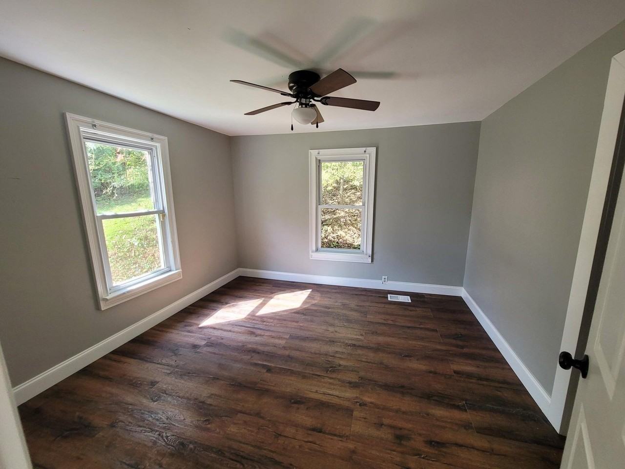 215 Glendale Dr - Photo 6 of 9