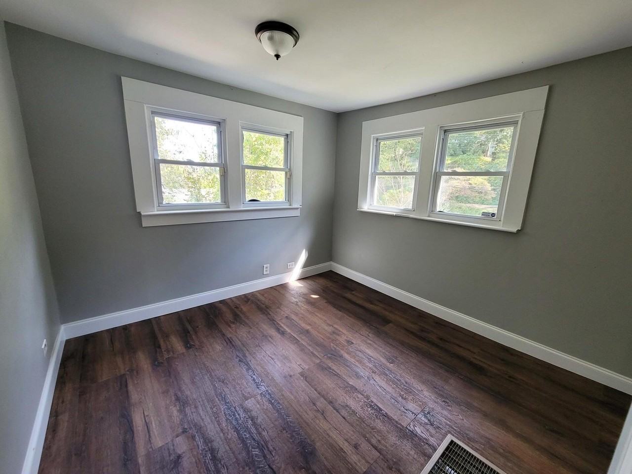 215 Glendale Dr - Photo 7 of 9