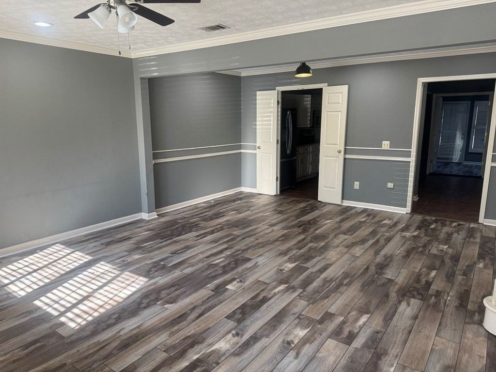 1309 10th St - Photo 3 of 13