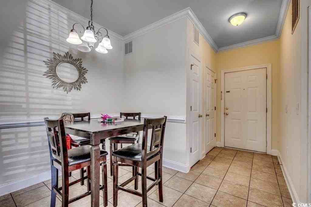 2041 Silvercrest Dr - Photo 2 of 8