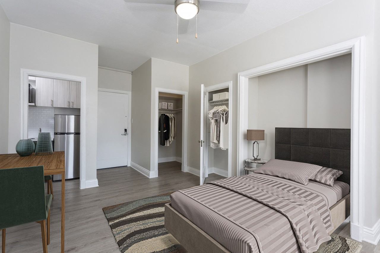 The Novelist - Photo 6 of 21