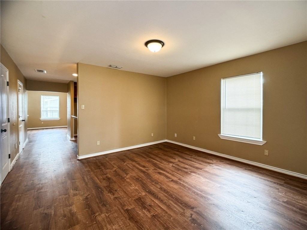 3410 Topeka St - Photo 2 of 12