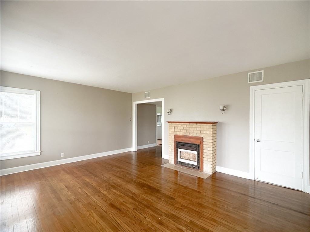 449 Eldon Dr Apt A #A - Photo 2 of 12