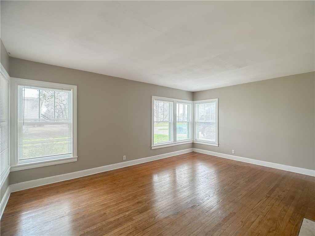 449 Eldon Dr Apt A #A - Photo 3 of 12