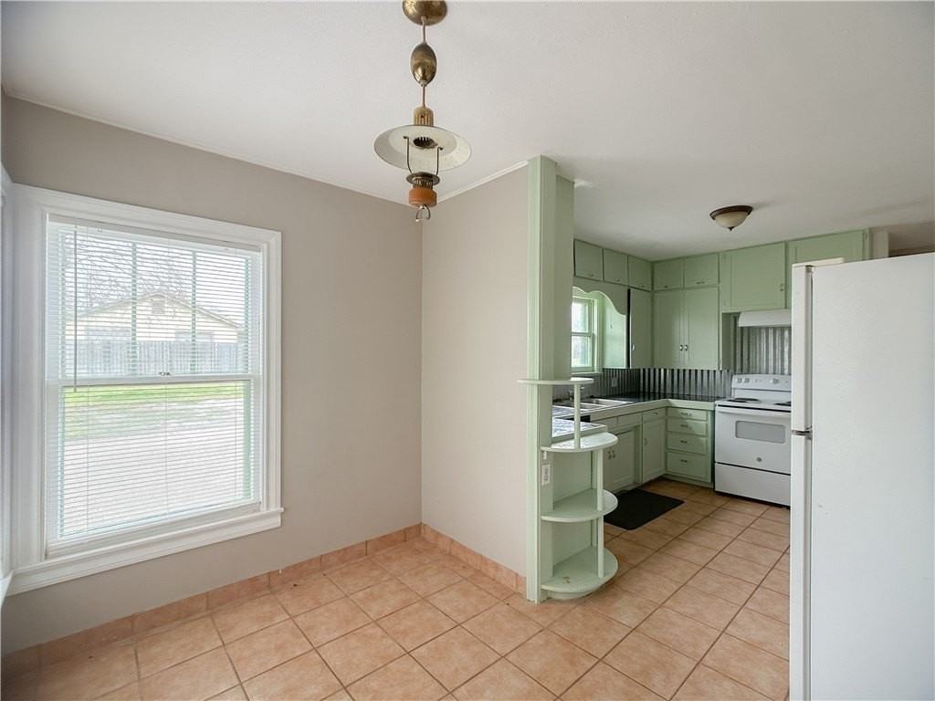 449 Eldon Dr Apt A #A - Photo 6 of 12