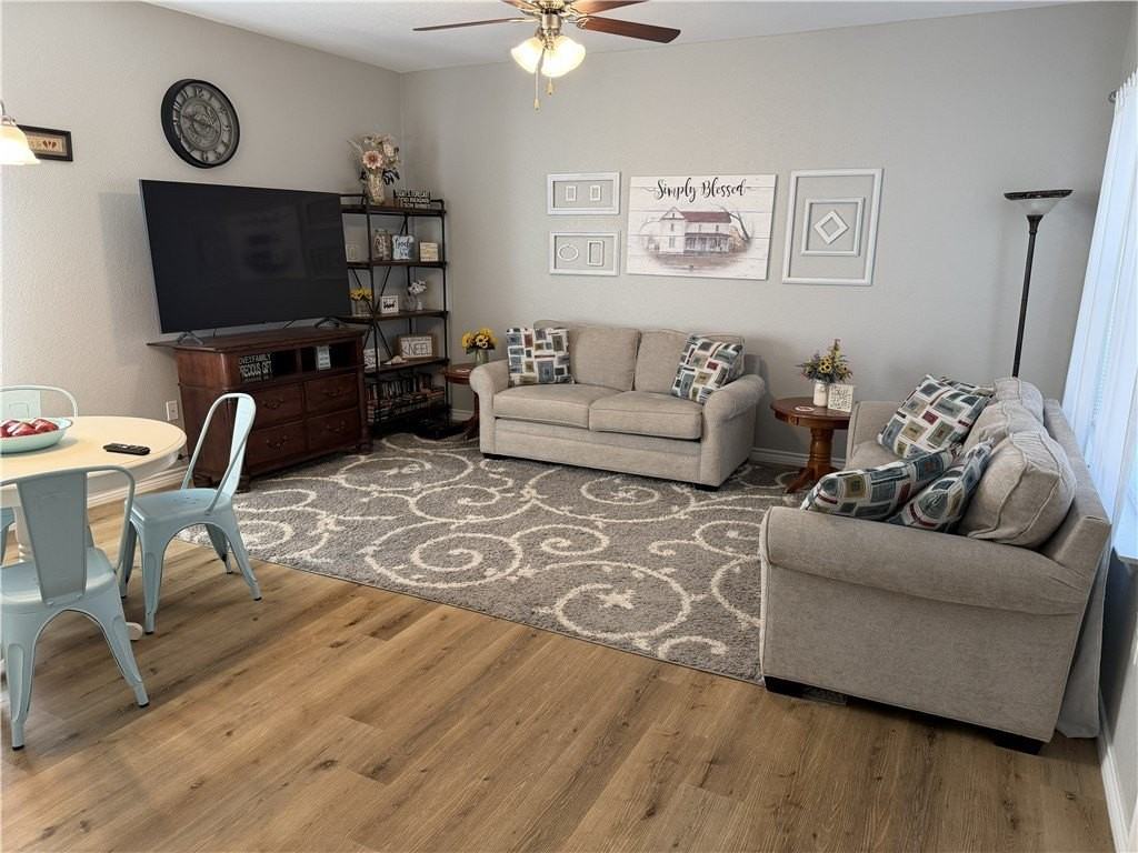 1109 W Nelson Ave - Photo 2 of 11