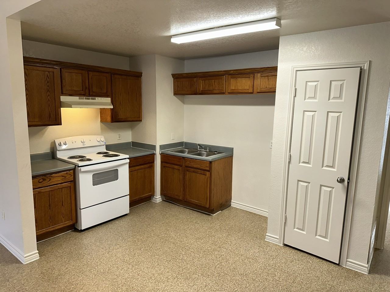 513 South Knob Street #B - Photo 5 of 10